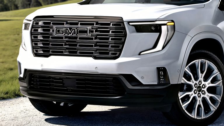 GMC Acadia Denali Ultimate против BMW X5: сравнение семейных люксовых SUV